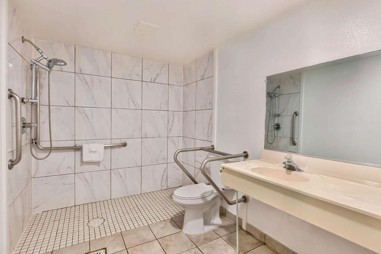 Motel 6-Falls Church, Va - Arlington Boulevard Экстерьер фото