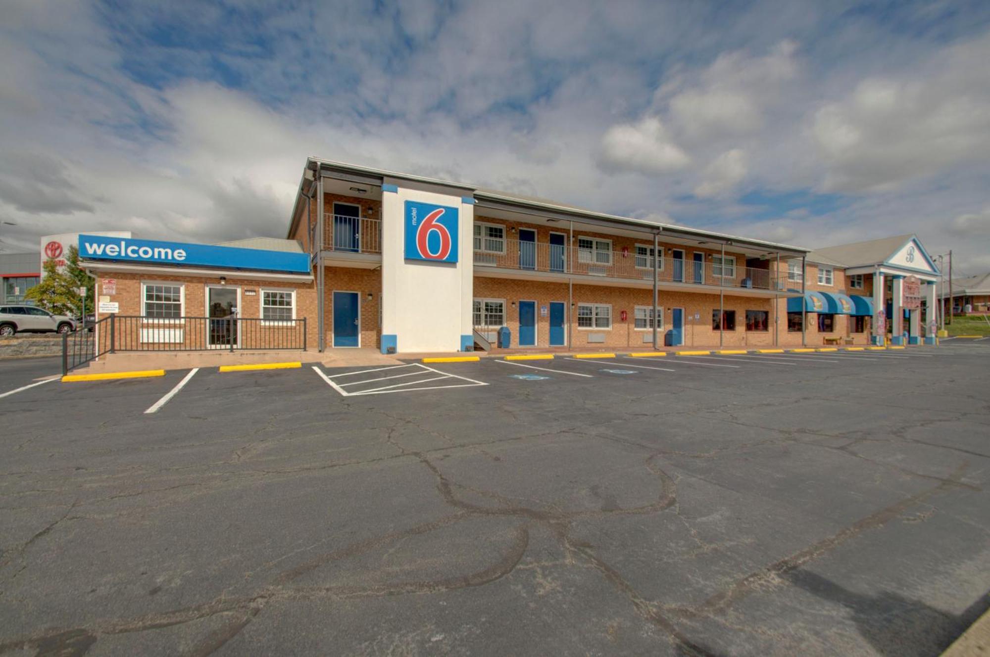 Motel 6-Falls Church, Va - Arlington Boulevard Экстерьер фото
