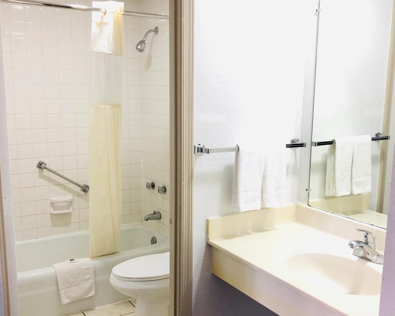Motel 6-Falls Church, Va - Arlington Boulevard Экстерьер фото